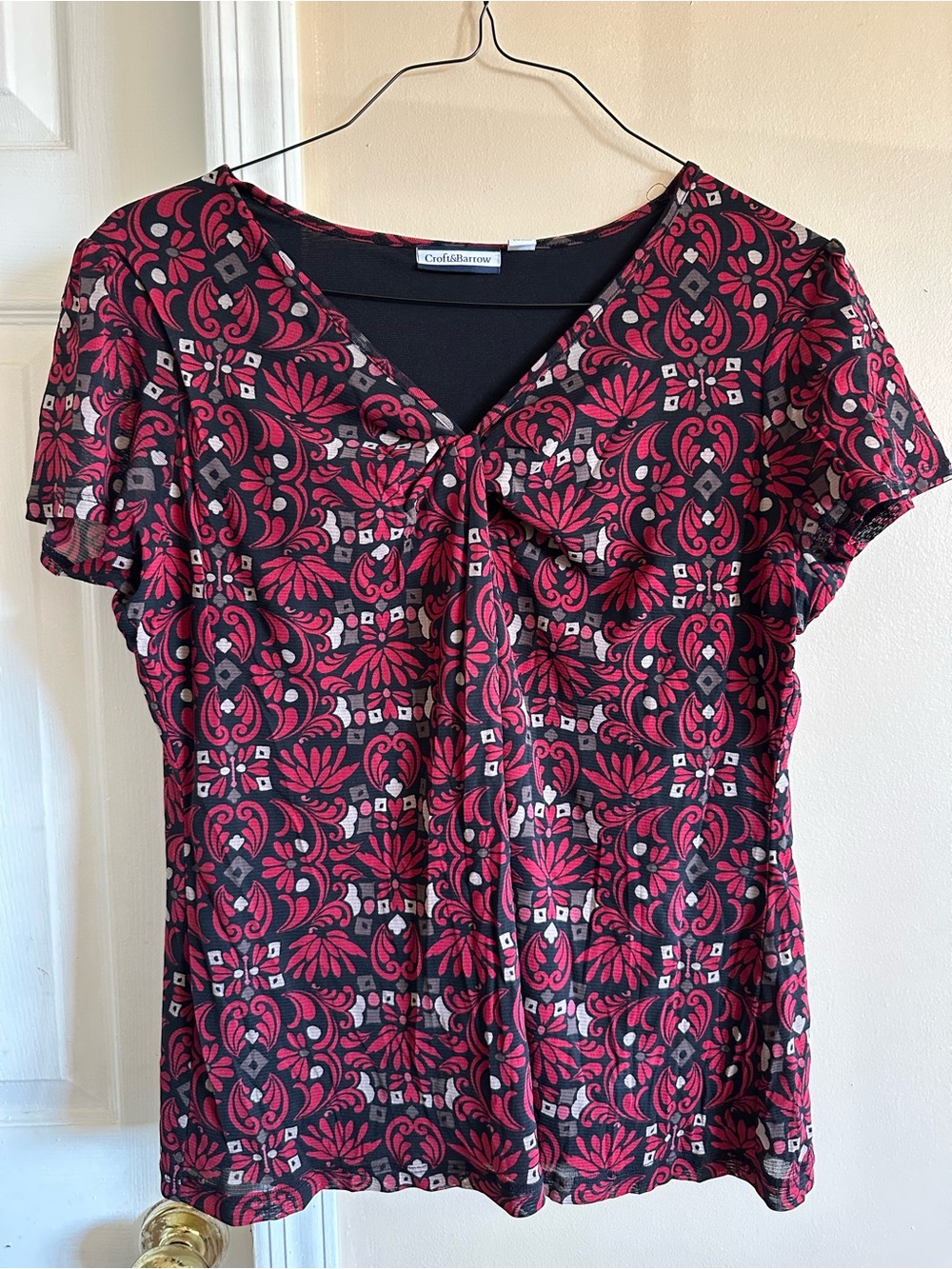 croft & barrow Black and Red Tie-Front Short Sleeve Blouse